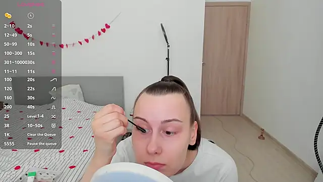 Kelly Cartier online show from February 27, 2026, 11:21 am