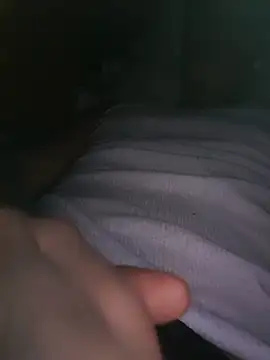 Snapshot of Fvrxxo19cm chatting on October 15, 2025, 9:50 am Fvrxxo19cm online show from October 15, 2025, 9:50 am