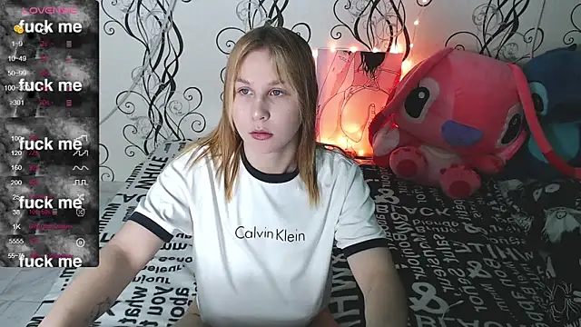 Snapshot of RoyAngela chatting on October 25, 2025, 5:24 pm RoyAngela online show from October 25, 2025, 5:24 pm