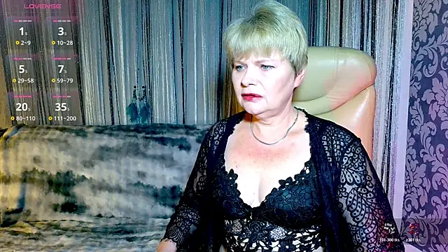 Snapshot of Tess_Terners chatting on November 9, 2025, 5:28 pm Tess Terners online show from November 9, 2025, 5:28 pm