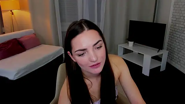 Snapshot of MyEllaLuvs chatting on September 8, 2025, 8:19 pm MyEllaLuvs online show from September 8, 2025, 8:19 pm