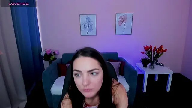 Snapshot of MyEllaLuvs chatting on September 16, 2025, 1:23 pm MyEllaLuvs online show from September 16, 2025, 1:23 pm