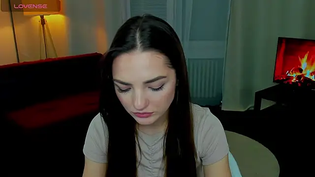 Snapshot of MyEllaLuvs chatting on October 13, 2025, 8:21 pm MyEllaLuvs online show from October 13, 2025, 8:21 pm