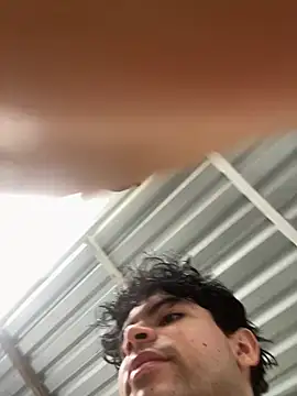 Axel-Mejia online show from April 18, 2026, 8:09 pm