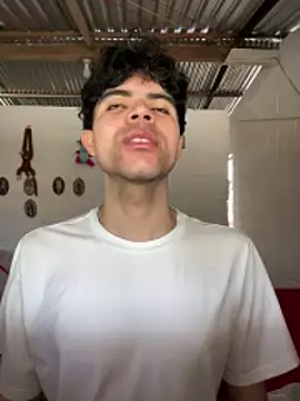 Axel-Mejia online show from February 25, 2026, 7:14 pm