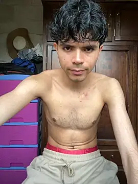 Axel-Mejia online show from December 5, 2025, 7:34 pm