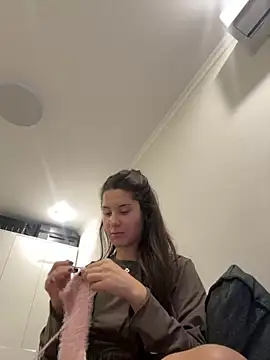 Snapshot of emma_craftt chatting on November 1, 2025, 4:45 pm emma craftt online show from November 1, 2025, 4:45 pm