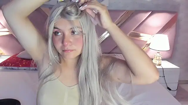 Snapshot of AzuldeVille chatting on September 10, 2025, 1:32 pm AzuldeVille online show from September 10, 2025, 1:32 pm