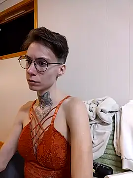 HoneySquirrel online show from March 31, 2026, 8:33 pm