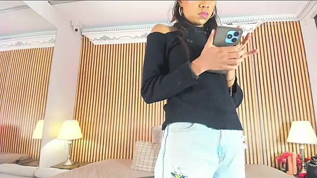 Snapshot of keeyla_stone chatting on October 3, 2025, 7:59 pm keeyla stone online show from October 3, 2025, 7:59 pm