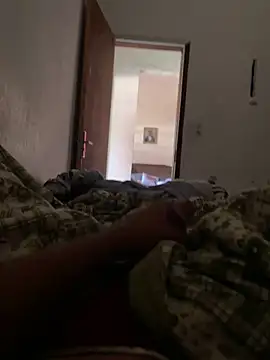 Kaua11225 online show from October 27, 2025, 1:23 pm