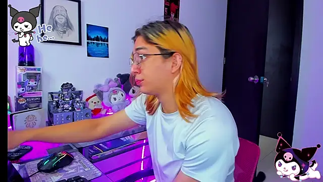 KeitaMoon online show from December 2, 2025, 1:57 pm