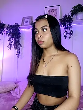 Snapshot of theLayla_DH chatting on October 14, 2025, 8:53 pm theLayla DH online show from October 14, 2025, 8:53 pm