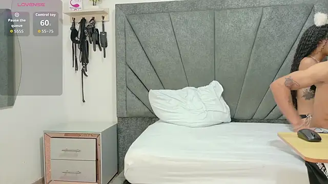 Snapshot of ZafiroAndFlynn chatting on December 16, 2025, 2:21 pm ZafiroAndFlynn online show from December 16, 2025, 2:21 pm