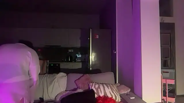 Lunahadidd online show from April 3, 2026, 8:26 pm