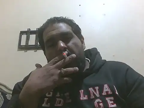 elpoop7305 online show from January 14, 2026, 7:06 pm