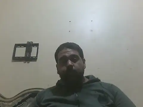 elpoop7305 online show from April 15, 2026, 11:49 pm