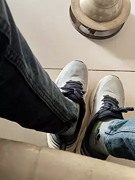 Snapshot of INTERNATIONAL0001 chatting on December 18, 2025, 8:52 am INTERNATIONAL0001 online show from December 18, 2025, 8:52 am