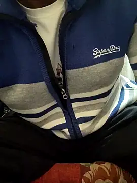 Snapshot of INTERNATIONAL0001 chatting on November 10, 2025, 12:43 pm INTERNATIONAL0001 online show from November 10, 2025, 12:43 pm