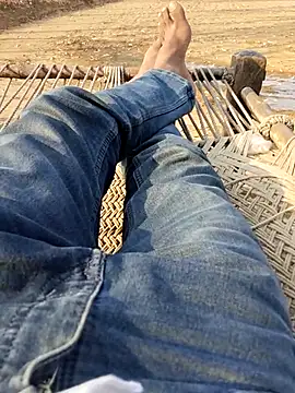 Snapshot of INTERNATIONAL0001 chatting on October 22, 2025, 10:04 am INTERNATIONAL0001 online show from October 22, 2025, 10:04 am