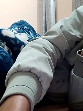 Snapshot of INTERNATIONAL0001 chatting on December 18, 2025, 11:30 pm INTERNATIONAL0001 online show from December 18, 2025, 11:30 pm