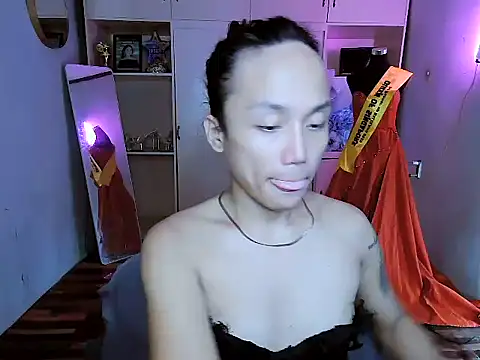 Snapshot of YourNikkieXxx chatting on October 21, 2025, 6:24 am YourNikkieXxx online show from October 21, 2025, 6:24 am