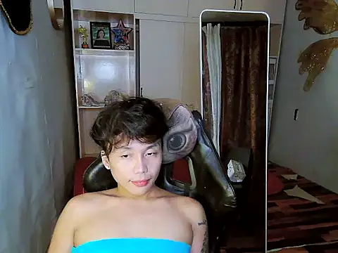 Snapshot of YourNikkieXxx chatting on October 29, 2025, 10:47 am YourNikkieXxx online show from October 29, 2025, 10:47 am