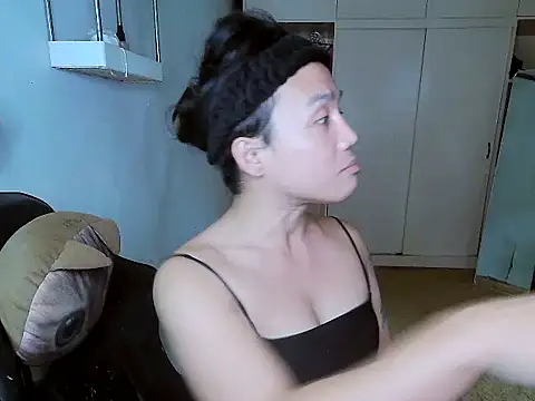 Snapshot of YourNikkieXxx chatting on December 1, 2025, 7:09 am YourNikkieXxx online show from December 1, 2025, 7:09 am