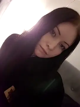 Snapshot of DragonFoxie chatting on October 26, 2025, 4:40 pm DragonFoxie online show from October 26, 2025, 4:40 pm