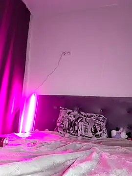 Snapshot of DragonFoxie chatting on December 18, 2025, 1:48 pm DragonFoxie online show from December 18, 2025, 1:48 pm