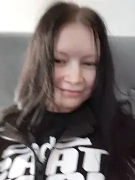 Snapshot of DragonFoxie chatting on October 10, 2025, 10:27 am DragonFoxie online show from October 10, 2025, 10:27 am