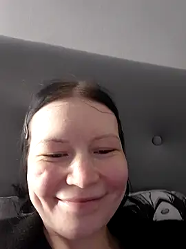 Snapshot of DragonFoxie chatting on October 11, 2025, 2:40 pm DragonFoxie online show from October 11, 2025, 2:40 pm