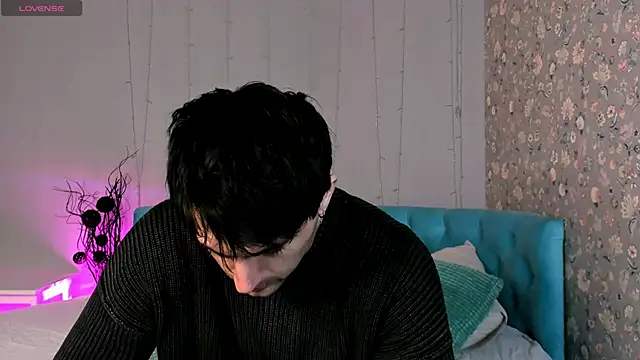 Oscar Miller  online show from February 8, 2026, 9:45 pm