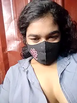 kiron204279 online show from November 13, 2025, 6:12 pm