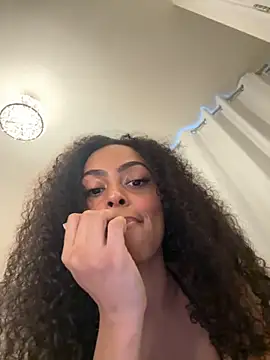 yasmingarcia online show from November 7, 2025, 12:10 pm