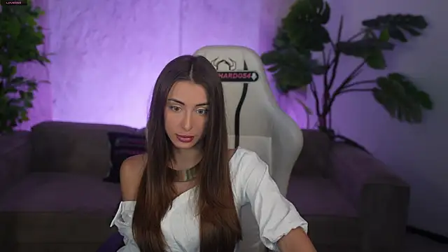 Snapshot of Luna_secretgirl chatting on June 25, 2026, 7:46 am Luna secretgirl online show from June 25, 2026, 7:46 am