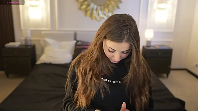 Snapshot of Luna_secretgirl chatting on February 9, 2026, 8:12 am Luna secretgirl online show from February 9, 2026, 8:12 am