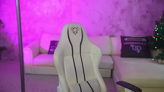 Snapshot of Luna_secretgirl chatting on January 17, 2026, 8:40 am Luna secretgirl online show from January 17, 2026, 8:40 am