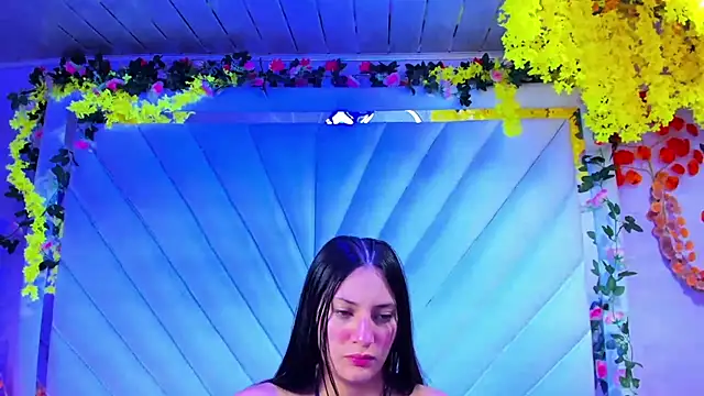  Luna Bennett online show from November 7, 2025, 12:42 pm