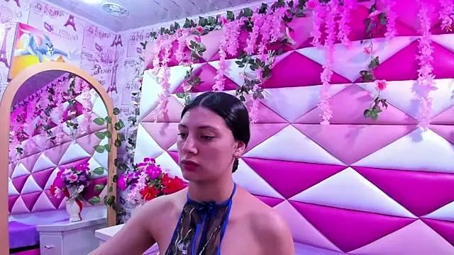  Luna Bennett online show from November 3, 2025, 1:26 pm