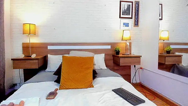 JenniferAuriston online show from November 9, 2025, 10:36 pm