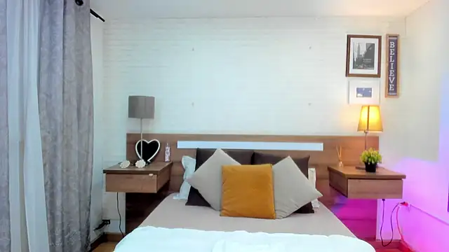 JenniferAuriston online show from March 24, 2026, 8:09 pm