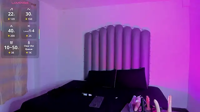 chubby sexy  online show from November 17, 2025, 12:20 pm