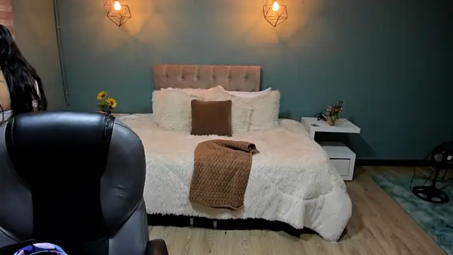 Miss Cataleya   online show from November 5, 2025, 11:46 am