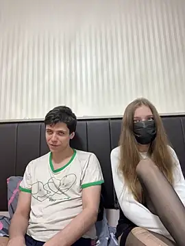 Snapshot of lovburger chatting on May 13, 2026, 8:05 pm lovburger online show from May 13, 2026, 8:05 pm