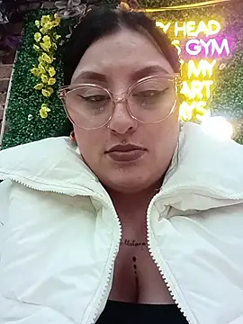 Snapshot of megan_fox5 chatting on December 16, 2025, 10:03 pm megan fox5 online show from December 16, 2025, 10:03 pm