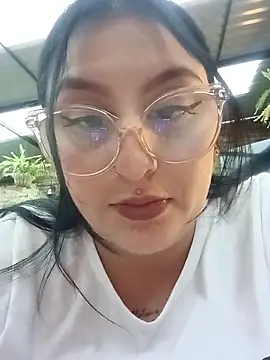 Snapshot of megan_fox5 chatting on December 17, 2025, 10:26 pm megan fox5 online show from December 17, 2025, 10:26 pm