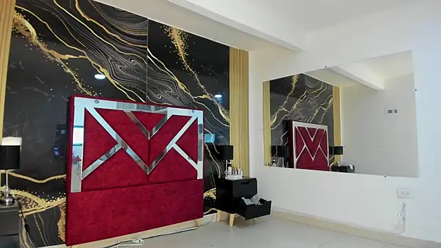 VioletRose as online show from December 21, 2025, 11:05 pm