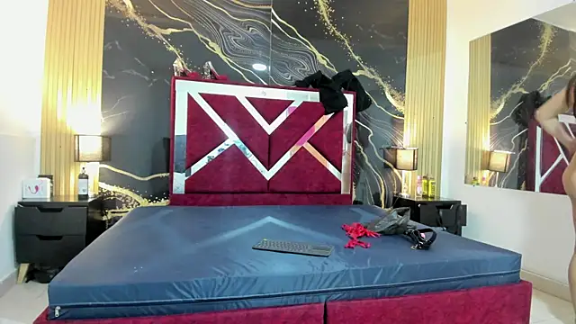 Snapshot of VioletRose_as chatting on November 16, 2025, 8:46 pm VioletRose as online show from November 16, 2025, 8:46 pm