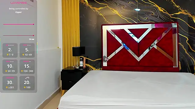 VioletRose as online show from February 19, 2026, 7:44 pm